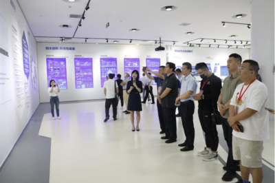 擁抱“新動能” 網絡名人近距離感受寧德新能源產業“加速度”